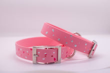 Load image into Gallery viewer, Splatter Valentine&#39;s Day Dog Collar