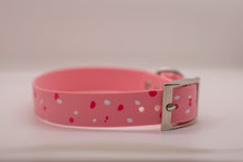 Load image into Gallery viewer, Splatter Valentine&#39;s Day Dog Collar