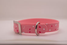 Load image into Gallery viewer, Splatter Valentine&#39;s Day Dog Collar